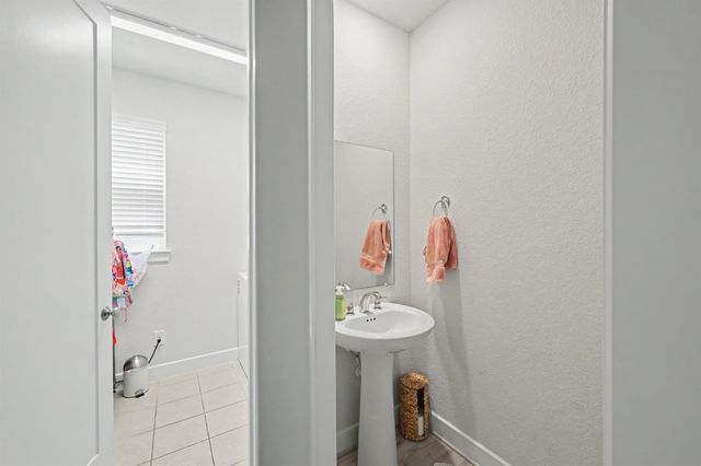155 Renodes Garden Lane, Tomball, TX 77375