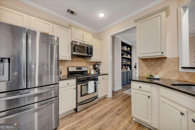 294 Ascott Lane, Woodstock, GA 30189