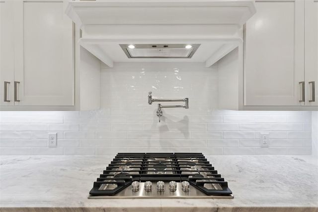 15701 Stillmeadows Drive, Edmond, OK 73013