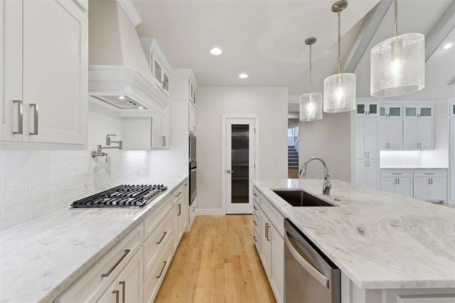 15701 Stillmeadows Drive, Edmond, OK 73013