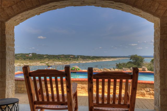 2611 Westview DR, Canyon Lake, TX 78133