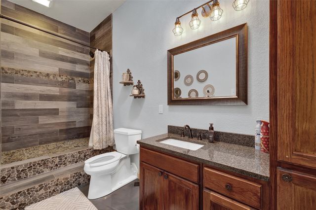 2611 Westview DR, Canyon Lake, TX 78133