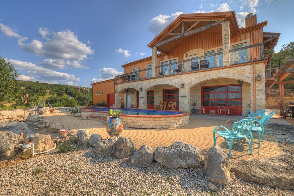 2611 Westview DR, Canyon Lake, TX 78133