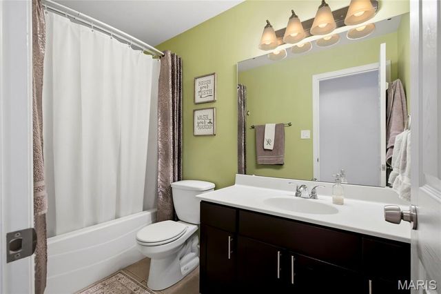 742 Dennis Drive, Fenton, MO 63026
