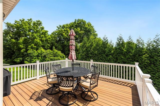 742 Dennis Drive, Fenton, MO 63026