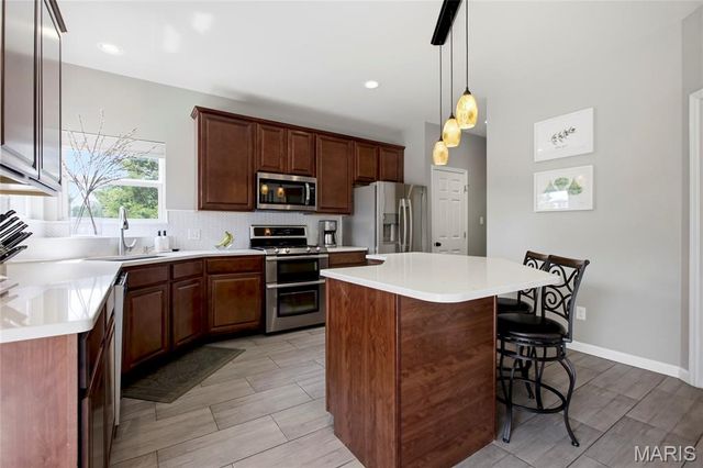 742 Dennis Drive, Fenton, MO 63026