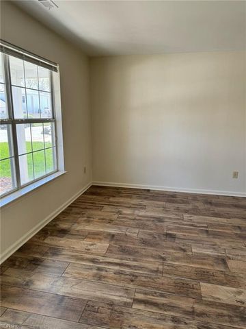 1565 Winthrope DR, Newport News, VA 23602