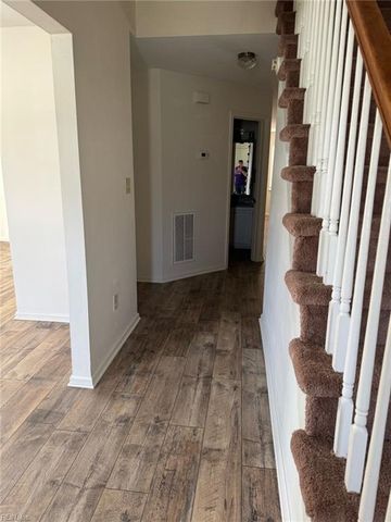 1565 Winthrope DR, Newport News, VA 23602