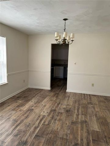 1565 Winthrope DR, Newport News, VA 23602