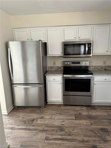 1565 Winthrope DR, Newport News, VA 23602