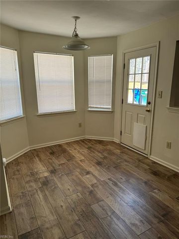 1565 Winthrope DR, Newport News, VA 23602