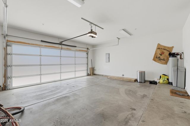 2740 E ROMA Avenue, Phoenix, AZ 85016