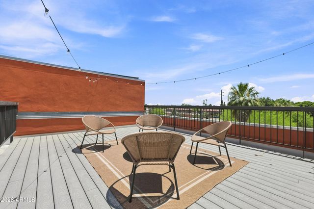 2740 E ROMA Avenue, Phoenix, AZ 85016