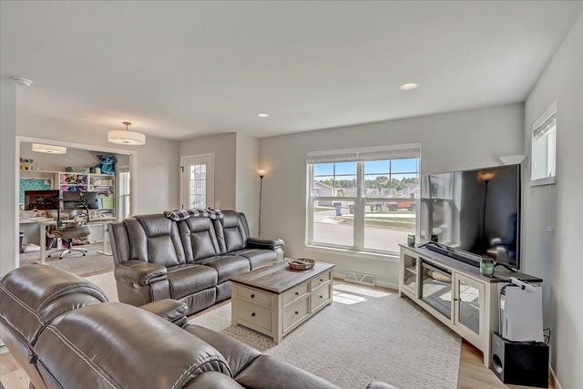 9316 Sleepy Pond Way, Verona, WI 53593