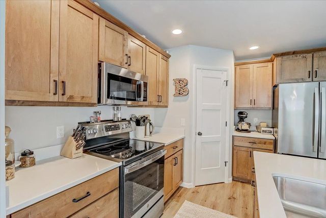 9316 Sleepy Pond Way, Verona, WI 53593