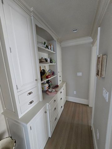 4 Hammond St, Wareham, MA 02532