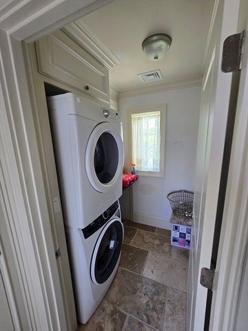 4 Hammond St, Wareham, MA 02532