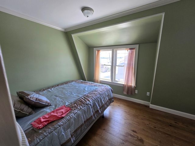 4 Hammond St, Wareham, MA 02532