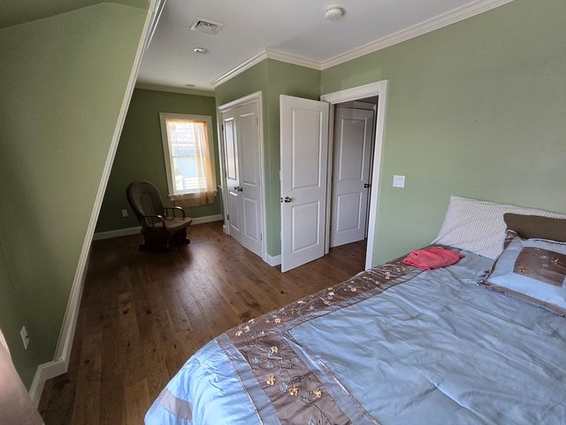 4 Hammond St, Wareham, MA 02532