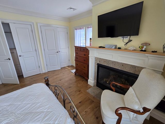 4 Hammond St, Wareham, MA 02532
