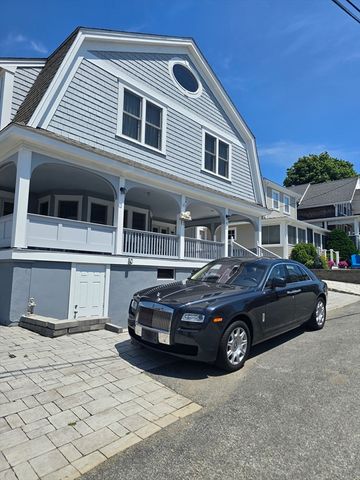 4 Hammond St, Wareham, MA 02532