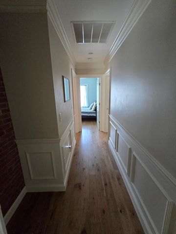 4 Hammond St, Wareham, MA 02532