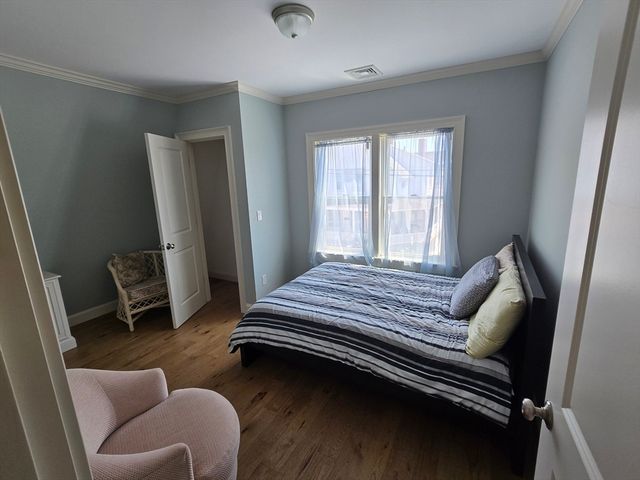 4 Hammond St, Wareham, MA 02532