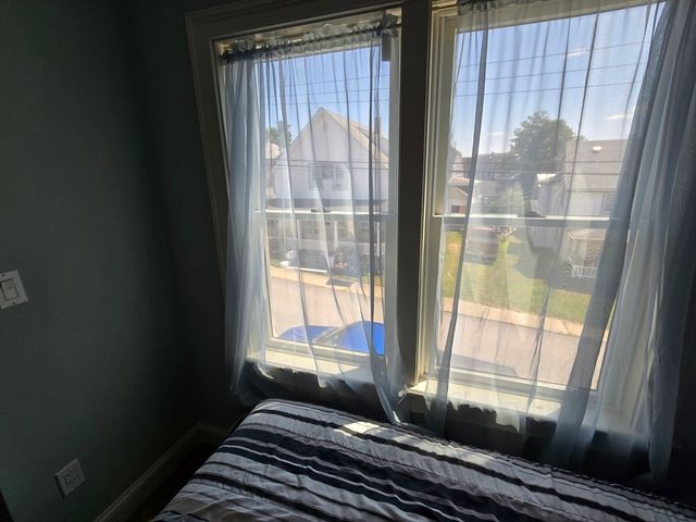 4 Hammond St, Wareham, MA 02532