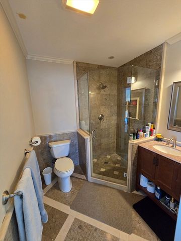 4 Hammond St, Wareham, MA 02532