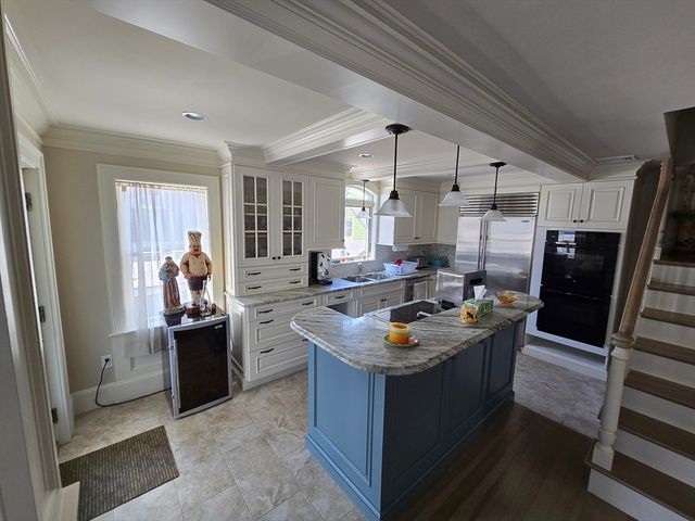 4 Hammond St, Wareham, MA 02532