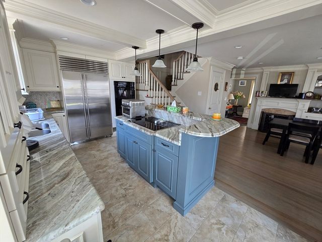 4 Hammond St, Wareham, MA 02532