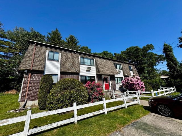 18 Pierce Street 3B, Foxboro, MA 02035