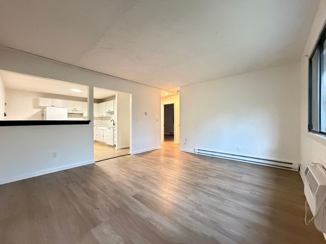 18 Pierce Street 3B, Foxboro, MA 02035