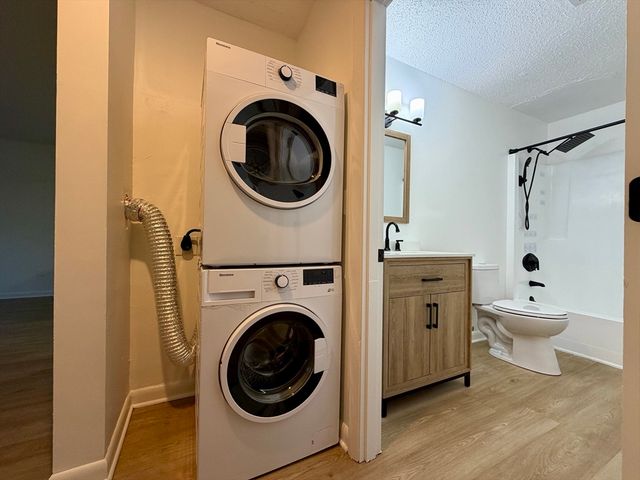 18 Pierce Street 3B, Foxboro, MA 02035