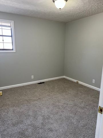 1613 Hartsville Pike, Gallatin, TN 37066