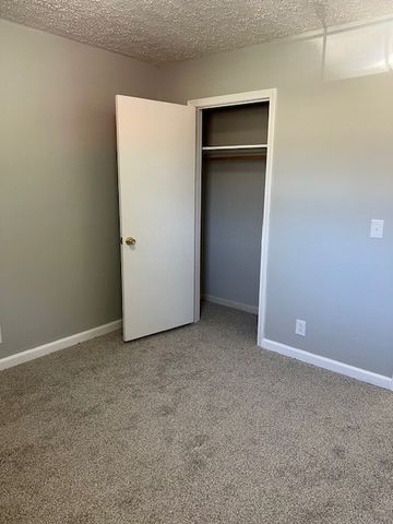 1613 Hartsville Pike, Gallatin, TN 37066
