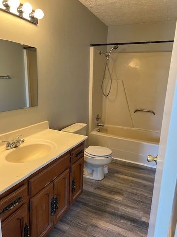 1613 Hartsville Pike, Gallatin, TN 37066