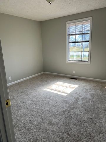 1613 Hartsville Pike, Gallatin, TN 37066