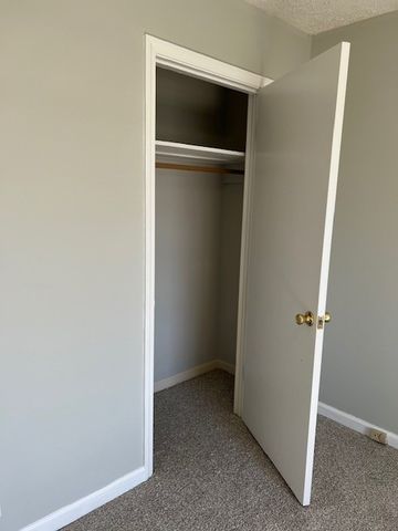 1613 Hartsville Pike, Gallatin, TN 37066