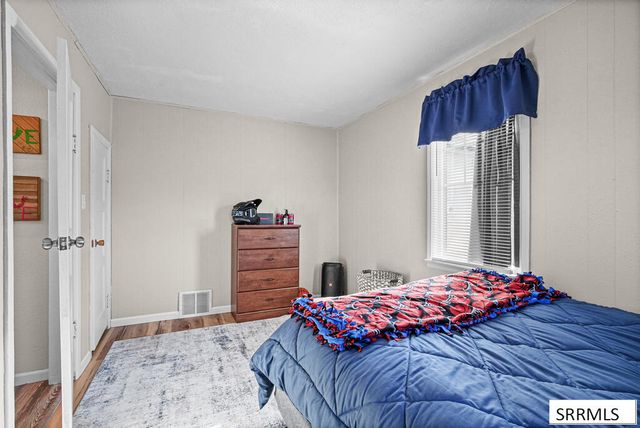 970 N 1000 E, Shelley, ID 83274