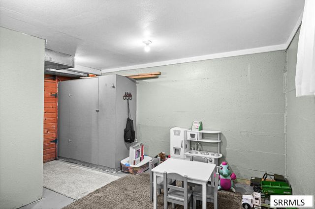 970 N 1000 E, Shelley, ID 83274