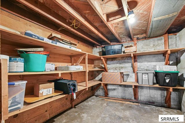 970 N 1000 E, Shelley, ID 83274