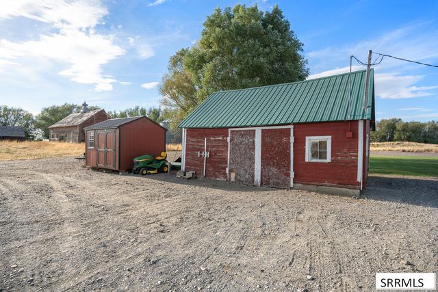 970 N 1000 E, Shelley, ID 83274