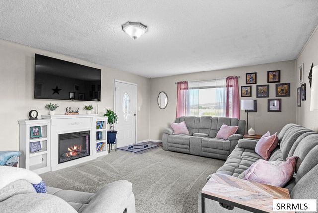 970 N 1000 E, Shelley, ID 83274