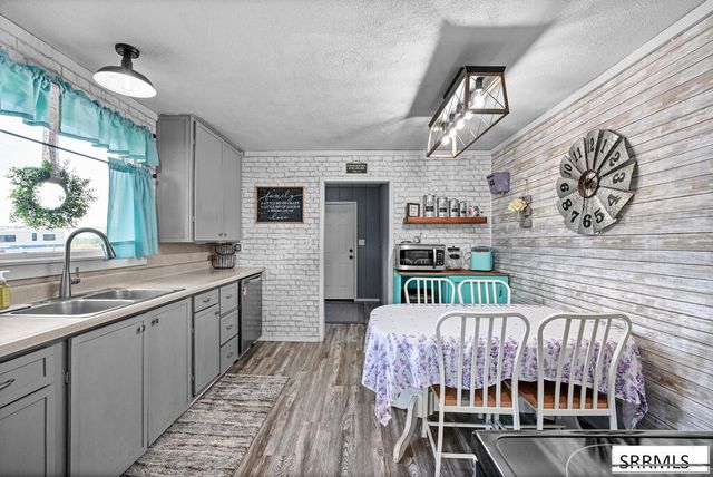 970 N 1000 E, Shelley, ID 83274