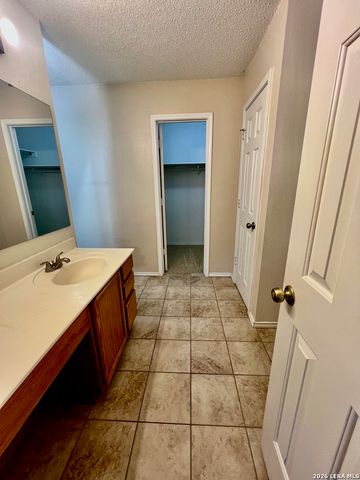 1422 O'Hara Dr, San Antonio, TX 78251