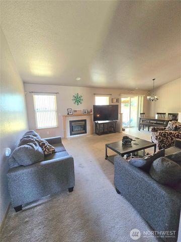 15407 8th Avenue Court E, Tacoma, WA 98445