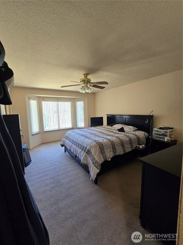 15407 8th Avenue Court E, Tacoma, WA 98445