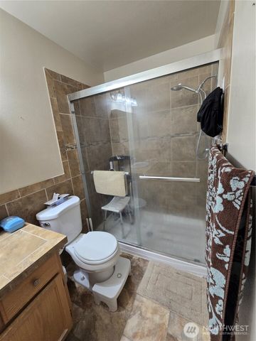 15407 8th Avenue Court E, Tacoma, WA 98445
