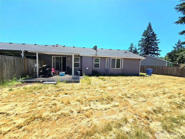 15407 8th Avenue Court E, Tacoma, WA 98445